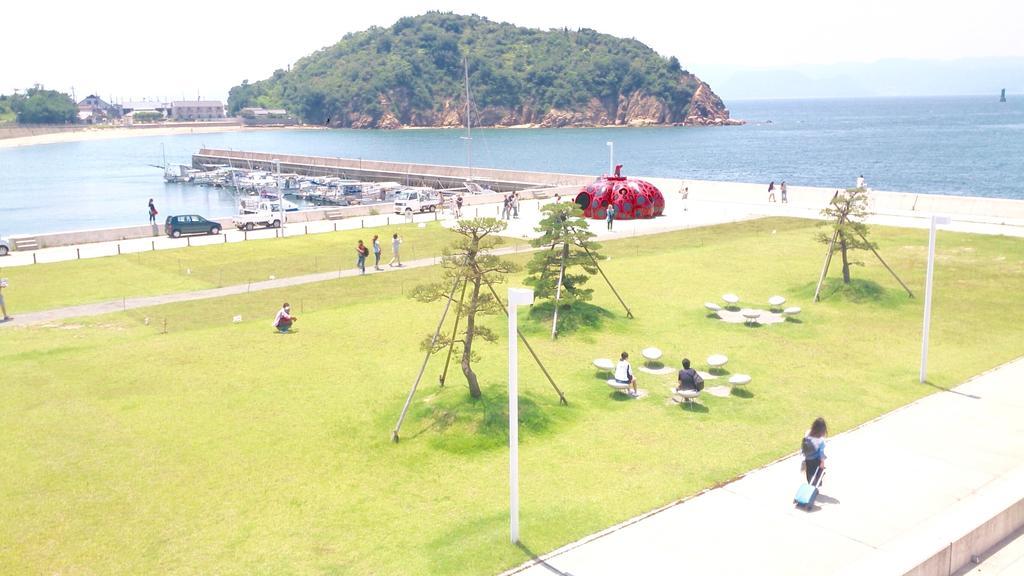 Season 2 Hotel Naoshima Exterior photo